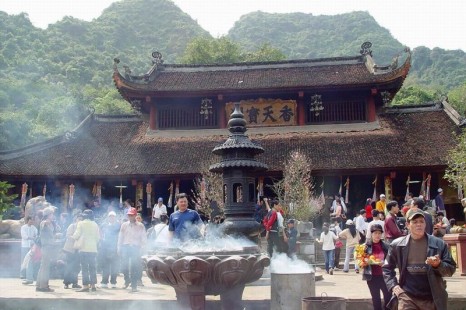 Tour du lịch Chùa Hương 1 Ngày Khởi Hành Từ Hà Nội